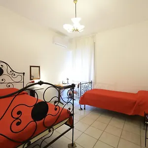 https://casa-rosso-melograno.hotelitalianriviera.com